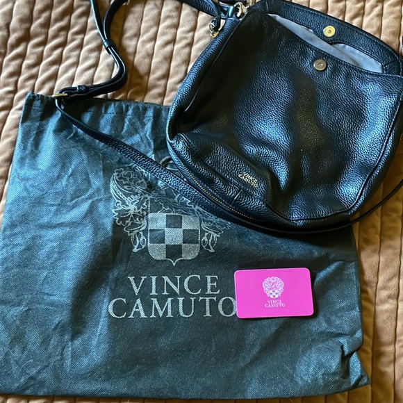 EUC Black Vince Camuto Kenzy Leather Crossbody Bag w/dust bag & card - Picture 4 of 16